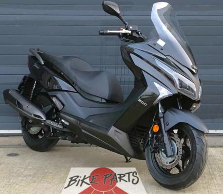 occasie motorscooter te koop : Kymco X-Town 300 abs 2022, slechts 816km