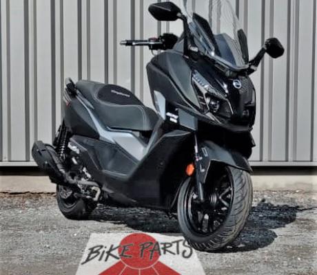 te koop : motorscooter SYM CRUISYM 125 alpha van 6/22, gar. tot 6/2027