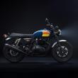 Royal Enfield Interceptor all black blauw